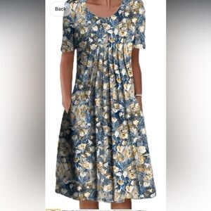Beautiful Floral A dress in Small - NEW!